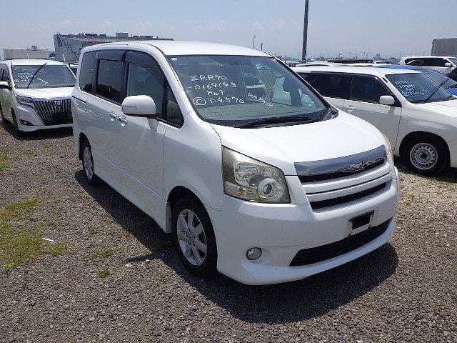Toyota Noah 2008 — shipped to Tanzania